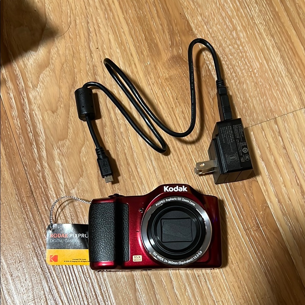 Kodak Fz152 Red Digital Camera BRAND NEW